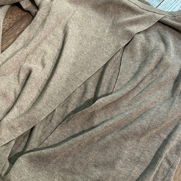 lululemon • bring it backbend open back sweater grey - Picture 7 of 7